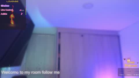 Thom Klein online show from November 6, 7:04 pm