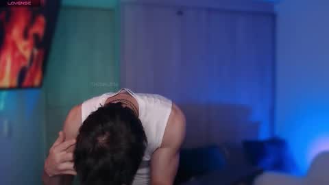 Thom Klein online show from November 8, 7:01 pm