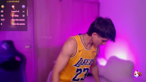 Thom Klein online show from November 26, 7:04 pm