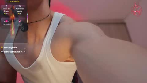 Snapshot of thomklein chatting on February 11, 8:03 pm Thom Klein online show from February 11, 8:03 pm