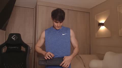 Thom Klein online show from April 20, 7:37 pm