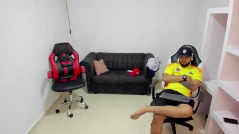 thomson_hot01 online show from February 20, 6:26 am