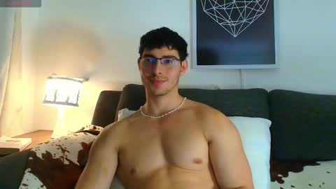 thomylov online show from December 4, 2:43 am