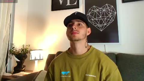 thomylov online show from March 28, 9:42 am