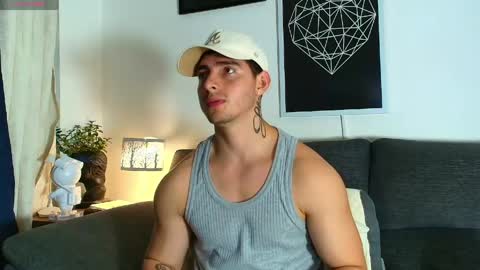 Snapshot of thomylov chatting on May 27, 1:46 am thomylov online show from May 27, 1:46 am