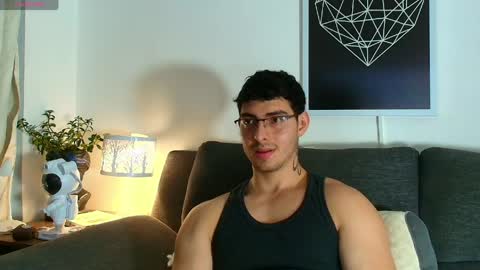 Snapshot of thomylov chatting on May 28, 3:37 am thomylov online show from May 28, 3:37 am