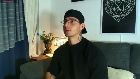 Snapshot of thomylov chatting on May 29, 2:09 am thomylov online show from May 29, 2:09 am