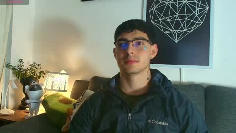 Snapshot of thomylov chatting on May 31, 9:05 am thomylov online show from May 31, 9:05 am