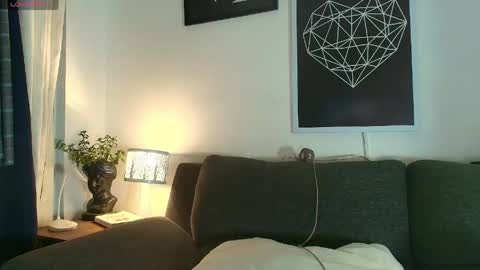 Snapshot of thomylov chatting on June 6, 1:11 am thomylov online show from June 6, 1:11 am