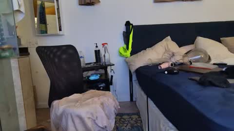 Snapshot of thongmuscle chatting on November 7, 3:17 am ThongMuscle online show from November 7, 3:17 am