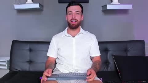 Snapshot of thor_evans chatting on October 15, 7:14 pm thor_evans online show from October 15, 7:14 pm