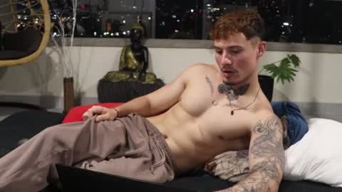 Snapshot of thorclarck_ chatting on December 2, 4:42 am Sebastian online show from December 2, 4:42 am