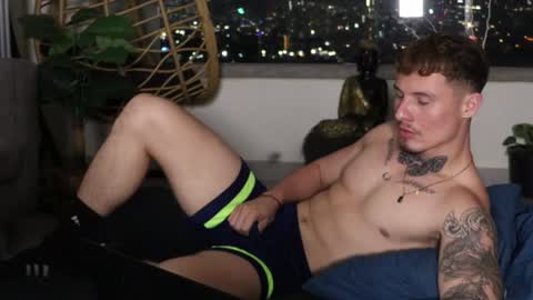 Snapshot of thorclarck_ chatting on December 7, 2:42 am Sebastian online show from December 7, 2:42 am