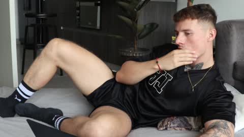 Snapshot of thorclarck_ chatting on January 20, 4:23 pm Sebastian online show from January 20, 4:23 pm