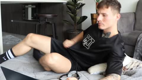 Snapshot of thorclarck_ chatting on January 31, 7:29 pm Sebastian online show from January 31, 7:29 pm