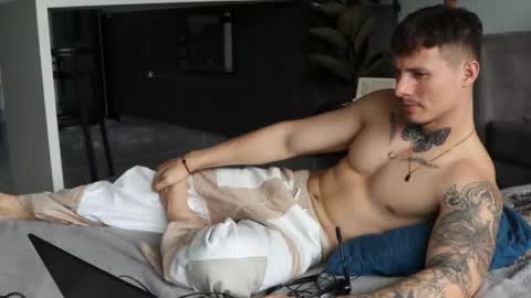 Snapshot of thorclarck_ chatting on February 11, 7:48 pm Sebastian online show from February 11, 7:48 pm