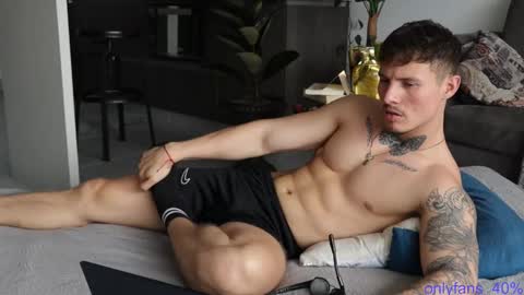 Snapshot of thorclarck_ chatting on February 19, 6:32 pm Sebastian online show from February 19, 6:32 pm