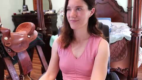 Snapshot of thornbury_rose chatting on March 8, 8:03 pm ThornburyRose online show from March 8, 8:03 pm