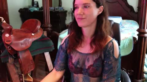 ThornburyRose online show from December 18, 6:03 pm