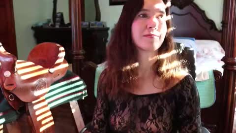 ThornburyRose online show from January 31, 9:35 pm