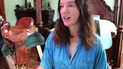 ThornburyRose online show from April 3, 5:22 pm