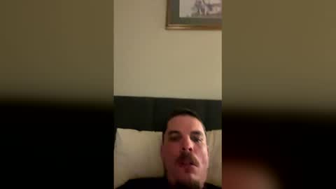 Snapshot of thowe802 chatting on March 25, 8:09 am thowe802 online show from March 25, 8:09 am