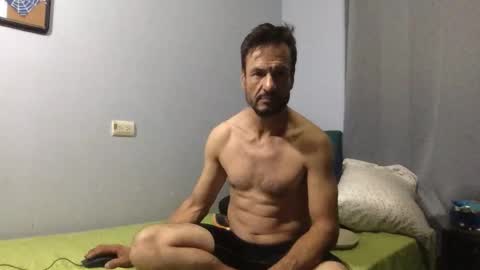 Snapshot of threelion chatting on December 21, 3:46 am threelion online show from December 21, 3:46 am