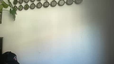 Snapshot of throatyygoat chatting on September 25, 10:24 pm throatyygoat online show from September 25, 10:24 pm