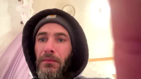 throbbing8585 online show from March 1, 10:45 pm