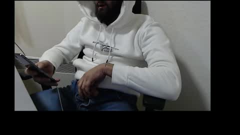 Snapshot of thug__ chatting on December 1, 8:53 pm HugeJuicy online show from December 1, 8:53 pm