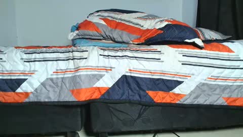 Snapshot of thunder_naugthy chatting on February 7, 9:04 pm Juan osorio online show from February 7, 9:04 pm