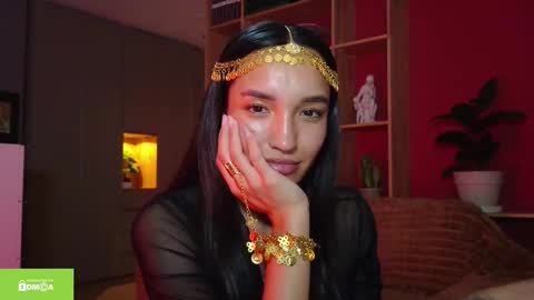 Snapshot of tia_j chatting on December 13, 7:53 pm tia_j online show from December 13, 7:53 pm