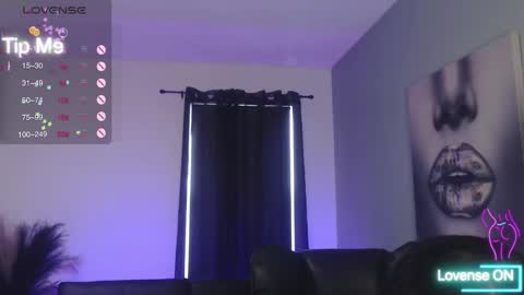 Tia Bella online show from November 9, 6:39 pm