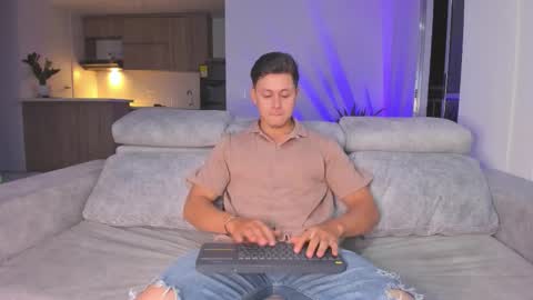 santiago online show from January 16, 1:09 am