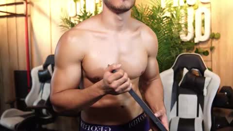 Tian Brooks online show from February 14, 3:47 am