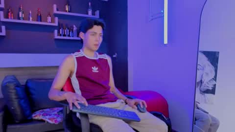Snapshot of tian_sex chatting on May 24, 3:33 am online show from May 24, 3:33 am