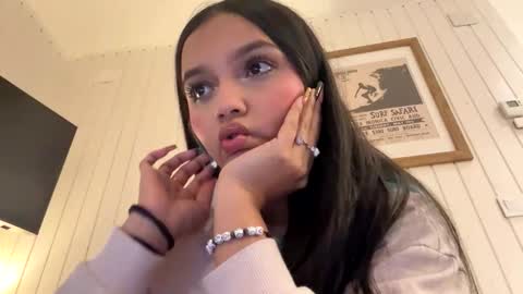 Tiana Le online show from February 14, 12:18 am