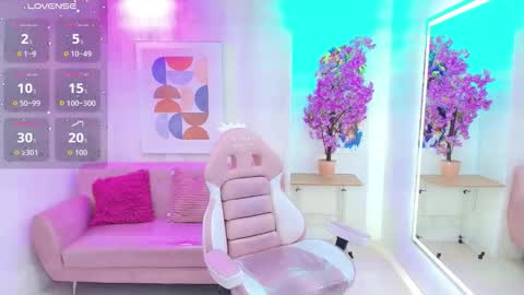 Tiara  online show from December 1, 7:30 pm