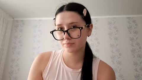 Snapshot of tiastinner chatting on July 2, 5:13 am Margo online show from July 2, 5:13 am