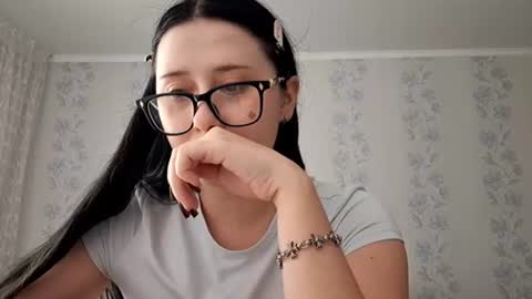 Snapshot of tiastinner chatting on July 8, 5:34 am Margo online show from July 8, 5:34 am