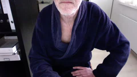 Snapshot of tiburzio chatting on January 24, 8:13 am tiburzio online show from January 24, 8:13 am