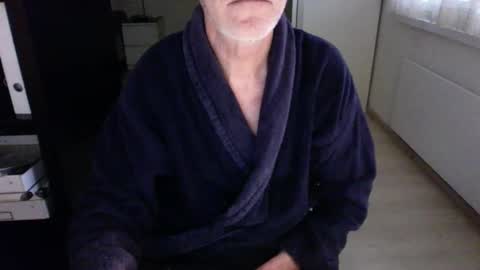 Snapshot of tiburzio chatting on February 17, 7:26 am tiburzio online show from February 17, 7:26 am