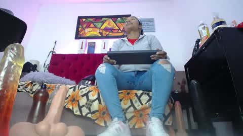 Tifanny Nails  online show from September 12, 12:05 pm