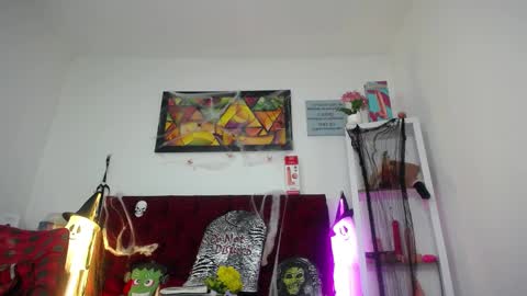 Tifanny Nails  online show from October 30, 1:01 pm