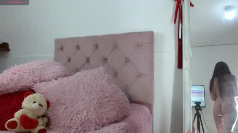 Snapshot of tifanny_squirt chatting on February 11, 5:18 pm Tifanny online show from February 11, 5:18 pm