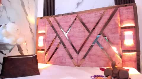 Tifanny online show from January 16, 6:45 pm