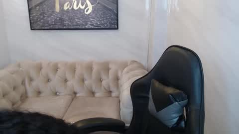 Snapshot of tifany_v chatting on October 17, 1:14 pm Hi Stream 800 to 1400 online show from October 17, 1:14 pm