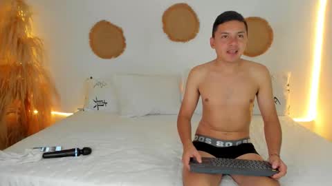 Snapshot of tifanyrossii chatting on February 6, 12:48 am tifanyrossii online show from February 6, 12:48 am