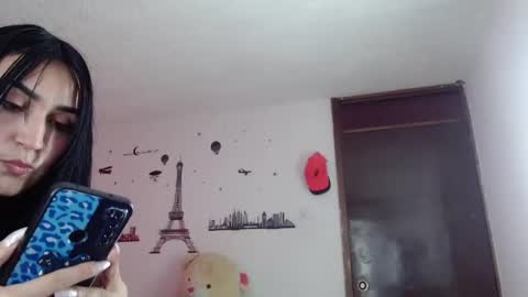 Snapshot of tiffani_williams chatting on February 5, 9:18 pm tifany online show from February 5, 9:18 pm