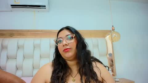 Snapshot of tiffantyandstacy chatting on February 14, 7:54 pm Tiffany and Stacy online show from February 14, 7:54 pm